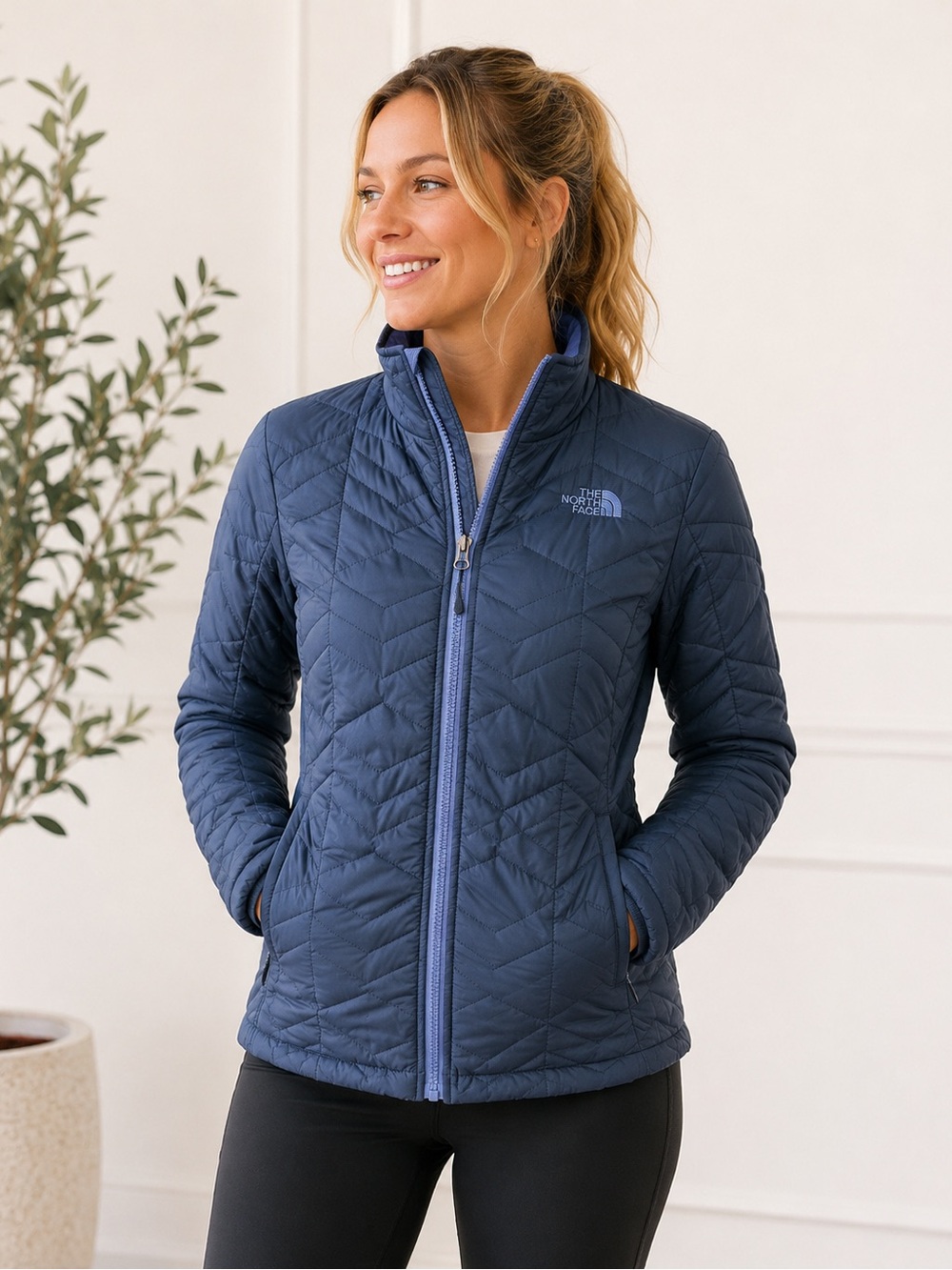 The North Face Women’s Chevron Quilted Insulated Jacket Blue F16 Sz Small
